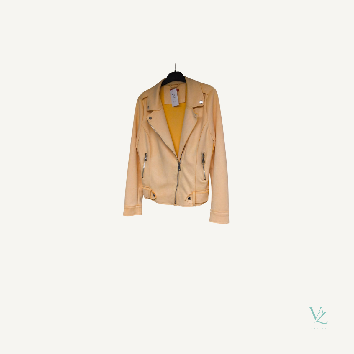 Tisaia — Veste