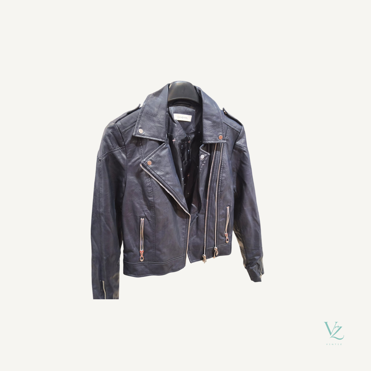 Cache cache — Veste