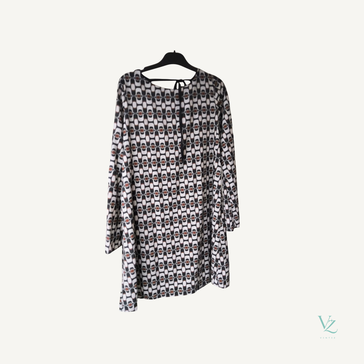 Molly Bracken — Robe Molly Bracken