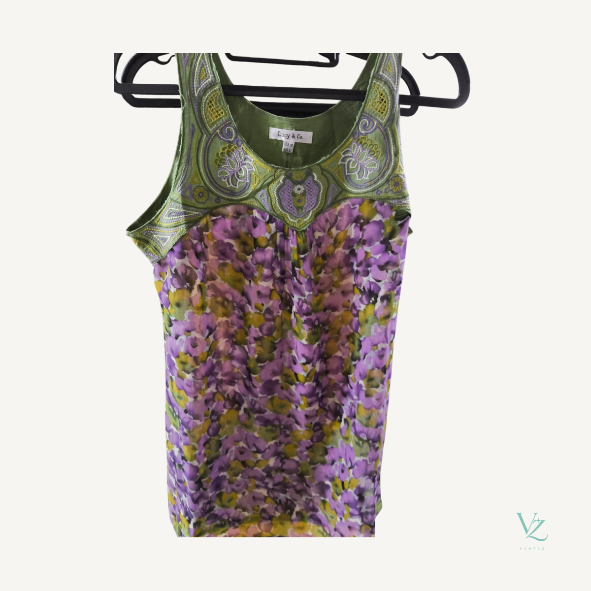 Lucienne co — Caraco Lucienne co