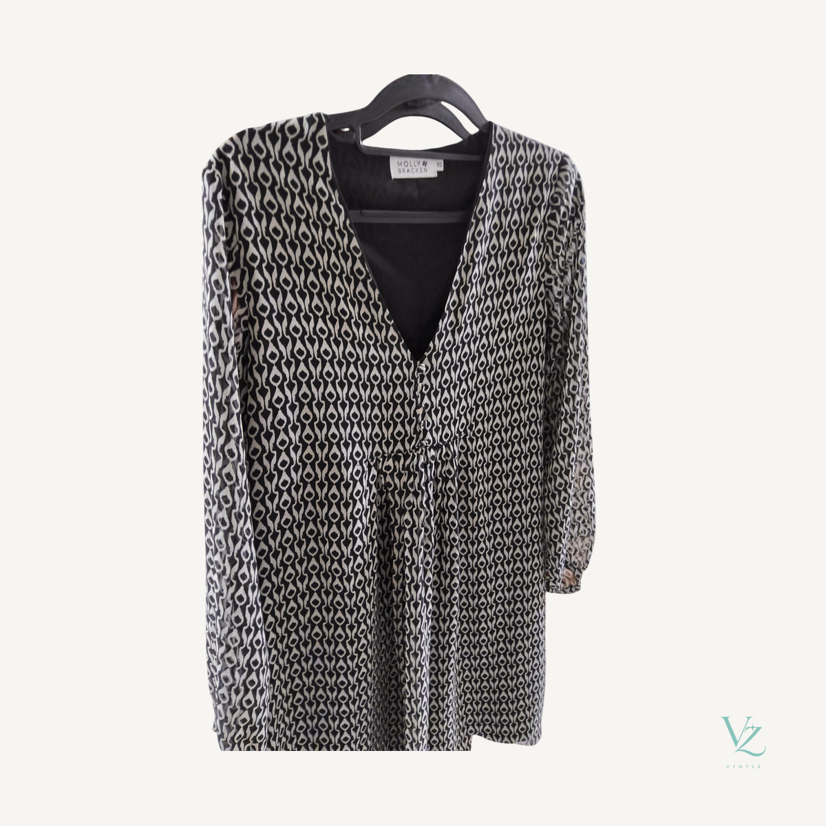 Molly Bracken — Robe Molly Bracken