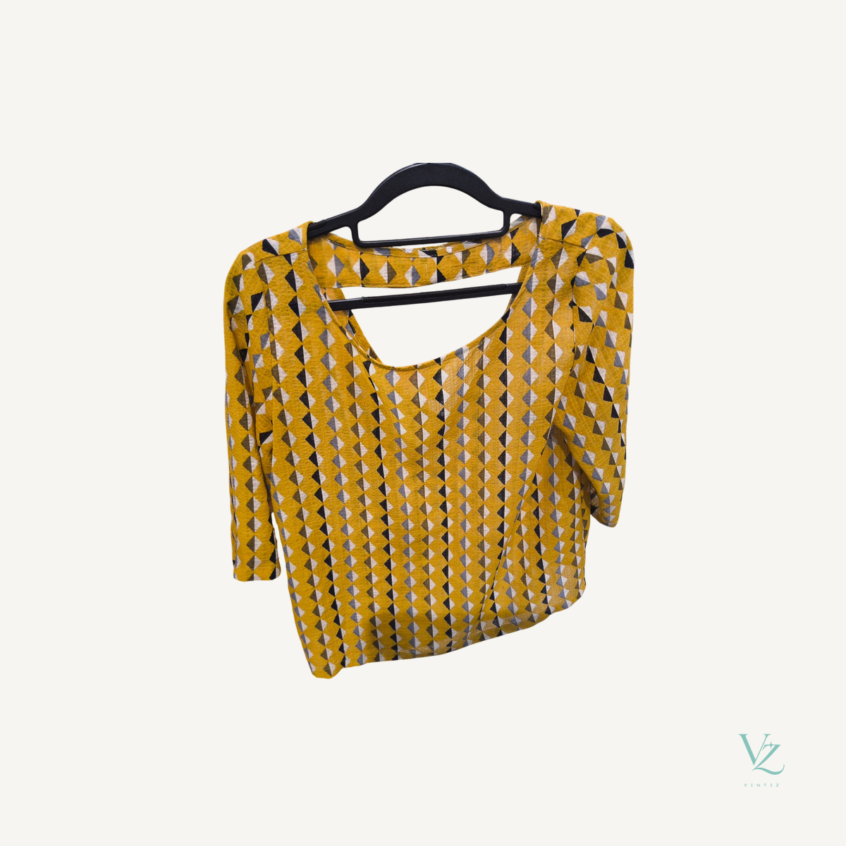null — Top jaune