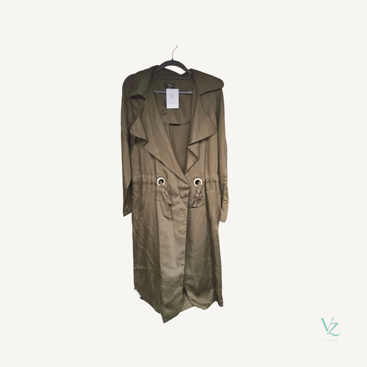 123 — Trench-coat