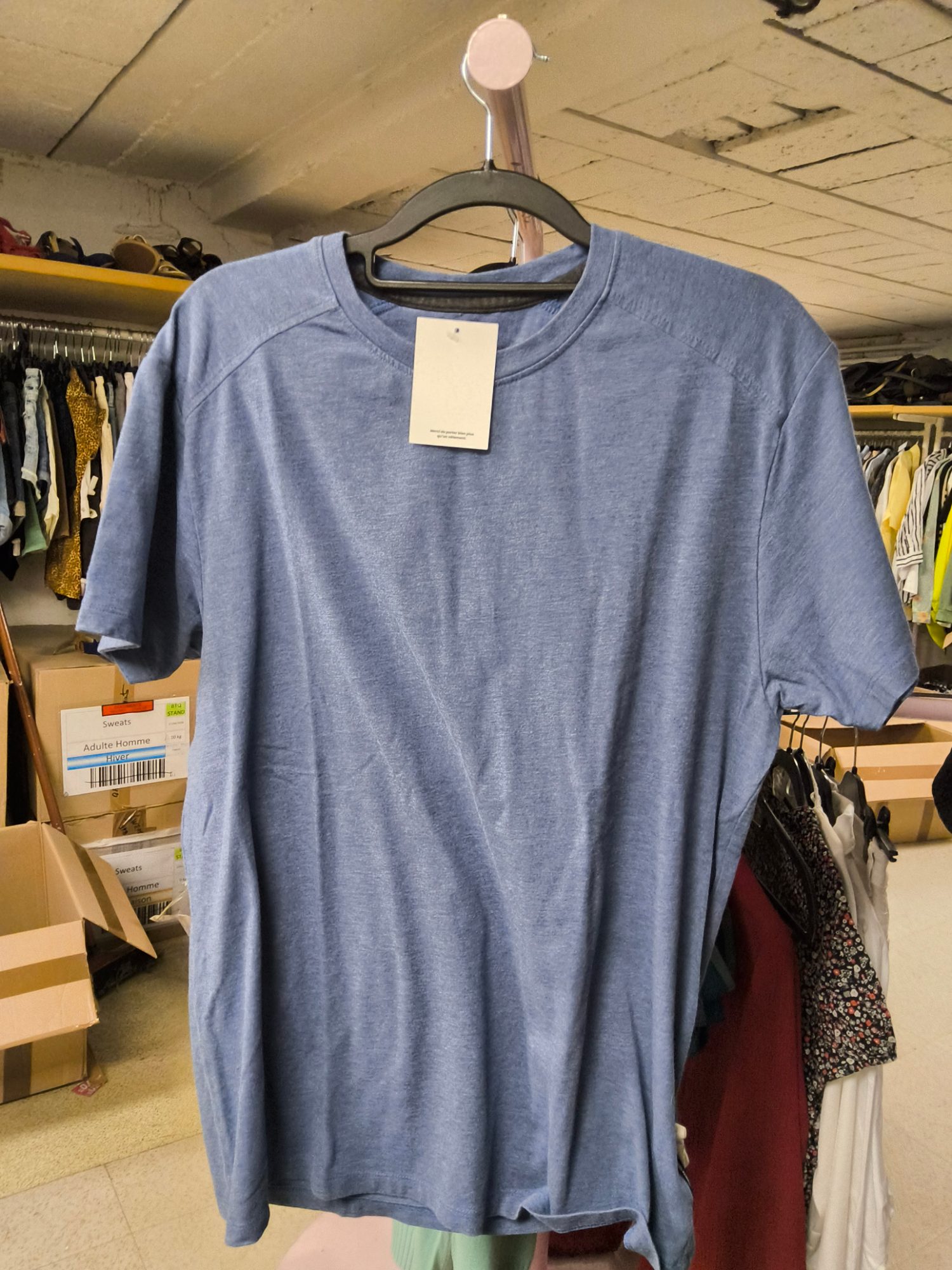 Kenneth Cole — T-shirt