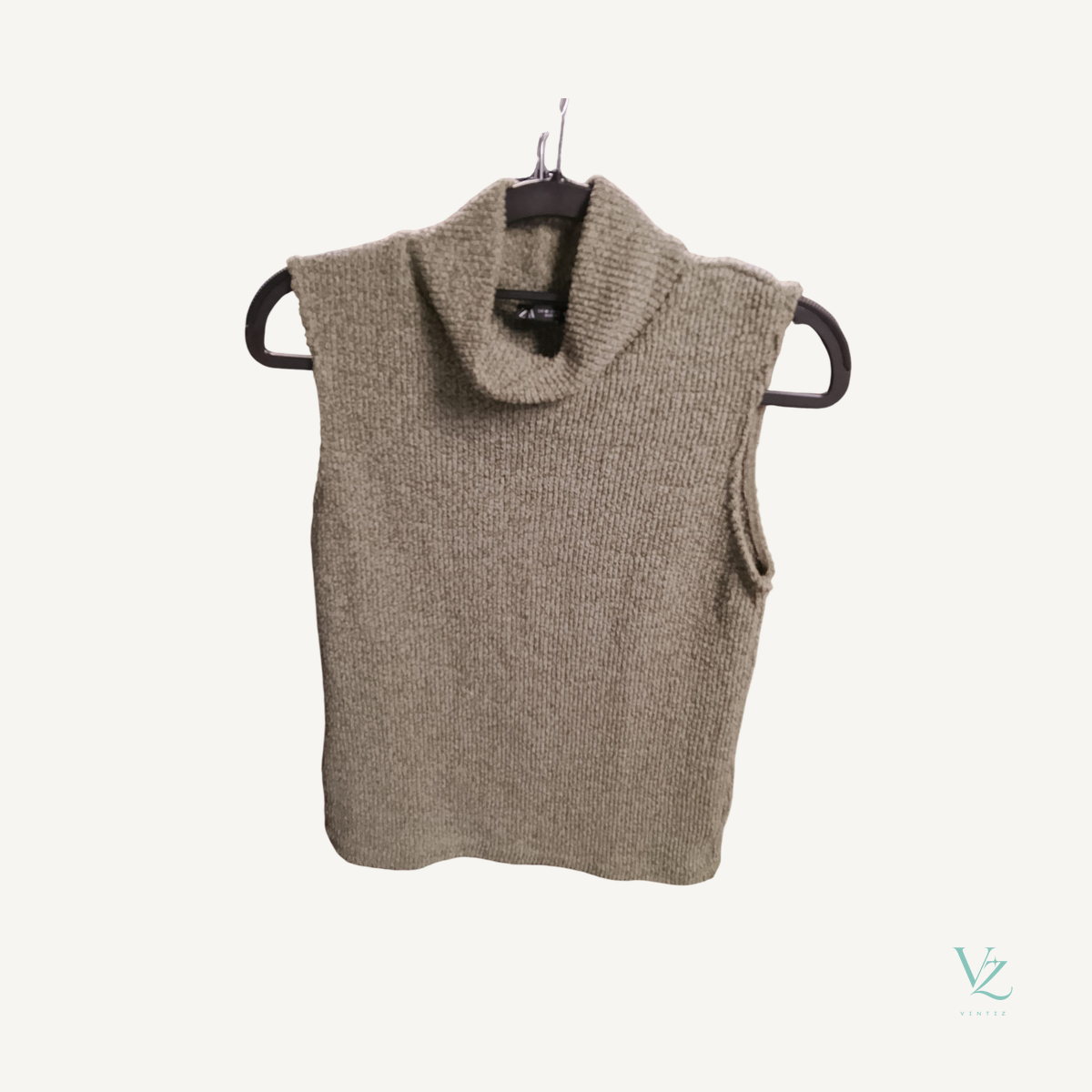 Zara — Pull sans manches à col cheminée Zara